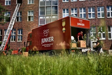 Umzugsfirma Junker Berlin Referenz-Bild Man With Van Berlin