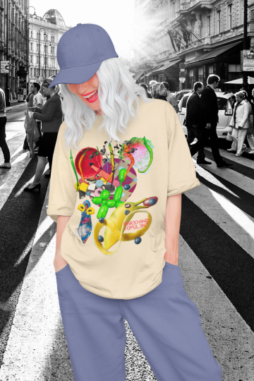 RARE AND OPULENT Referenz-Bild Candy Pepper Fashionglam 01 Oversized Mockup Of A Happy Woman Wearing